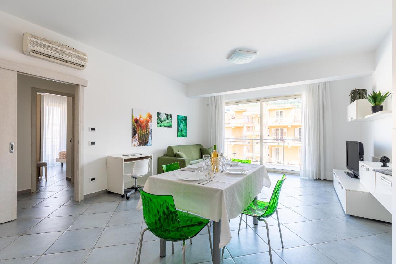 Terraces D'Orlando - Family Apartments With Sea View And Pool 카포오를란도 외부 사진