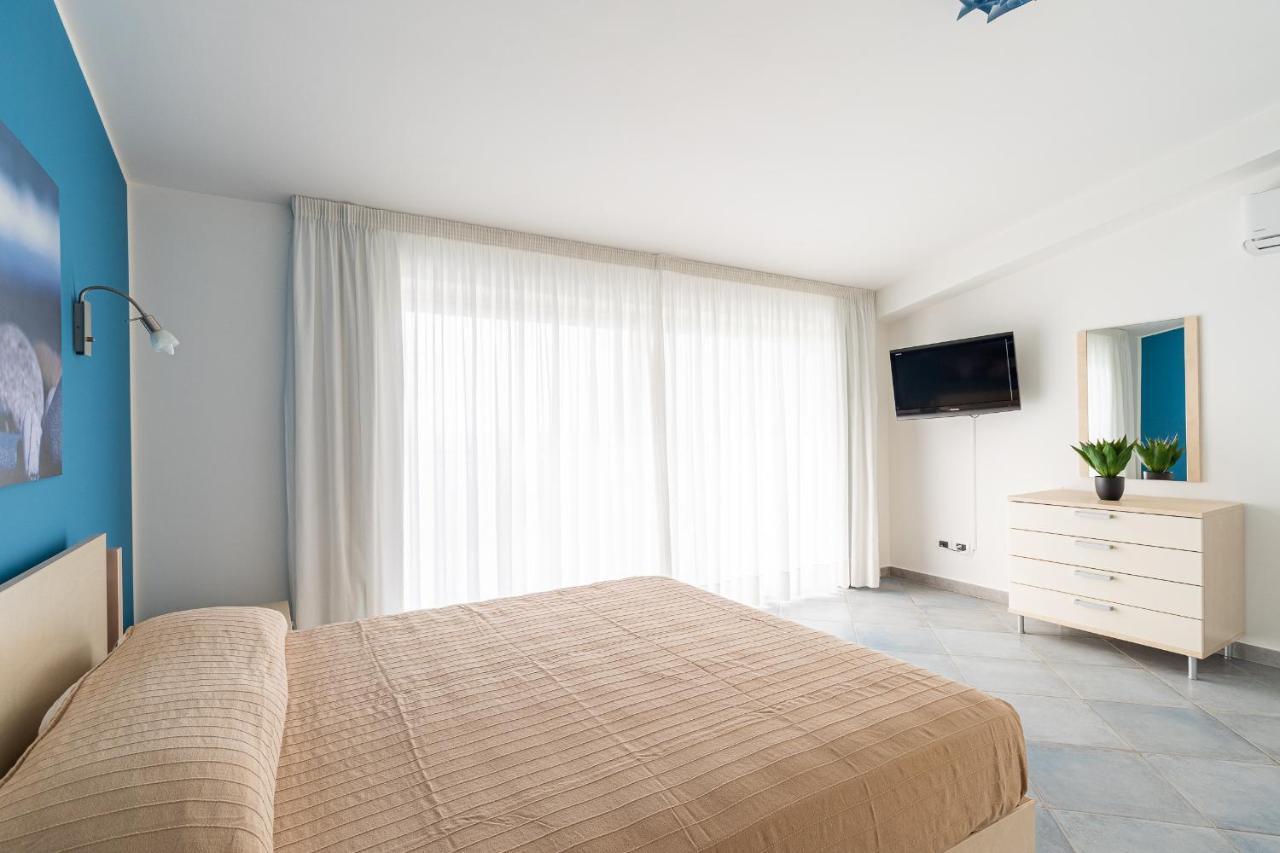 Terraces D'Orlando - Family Apartments With Sea View And Pool 카포오를란도 외부 사진
