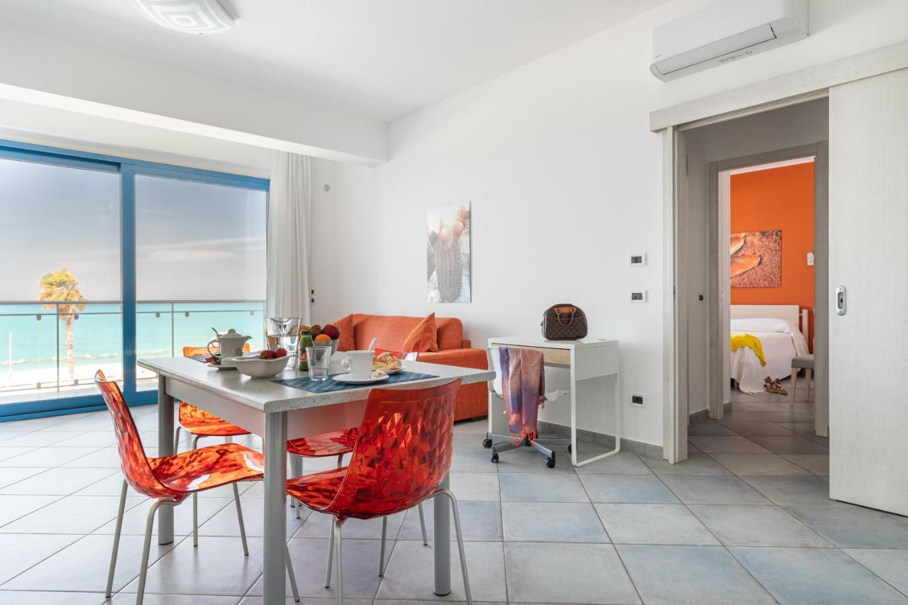 Terraces D'Orlando - Family Apartments With Sea View And Pool 카포오를란도 외부 사진