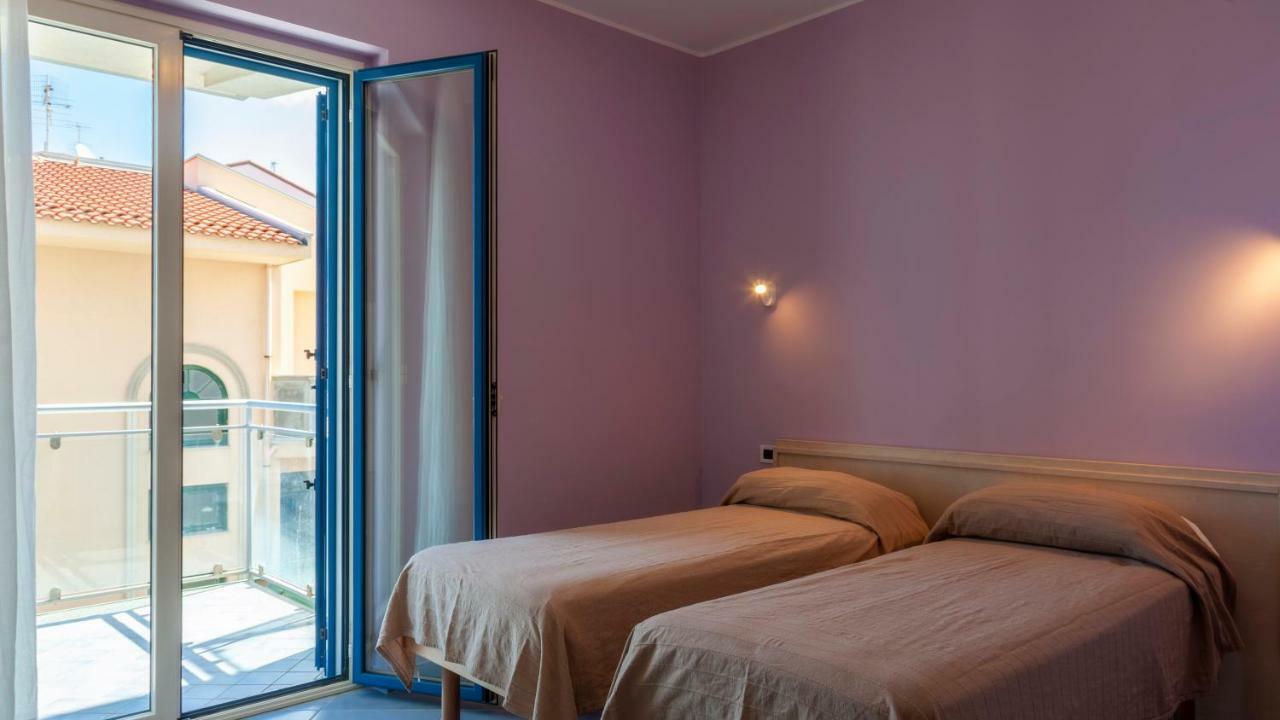 Terraces D'Orlando - Family Apartments With Sea View And Pool 카포오를란도 외부 사진